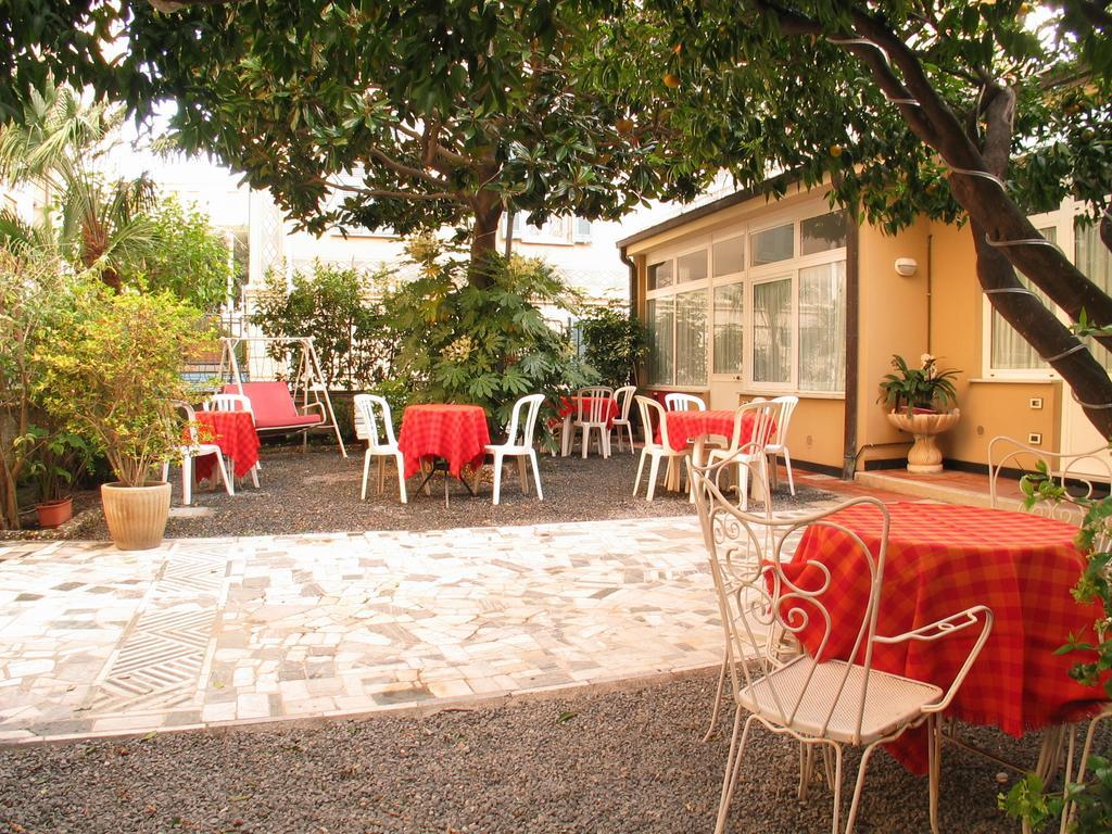 Residence Italia Финале Лигуре Екстериор снимка